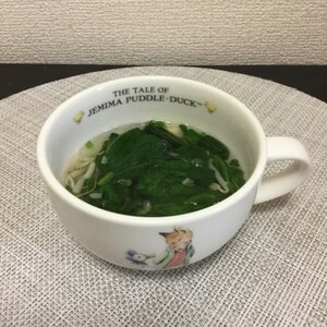 白だしでもやしとほうれん草の和風スープ